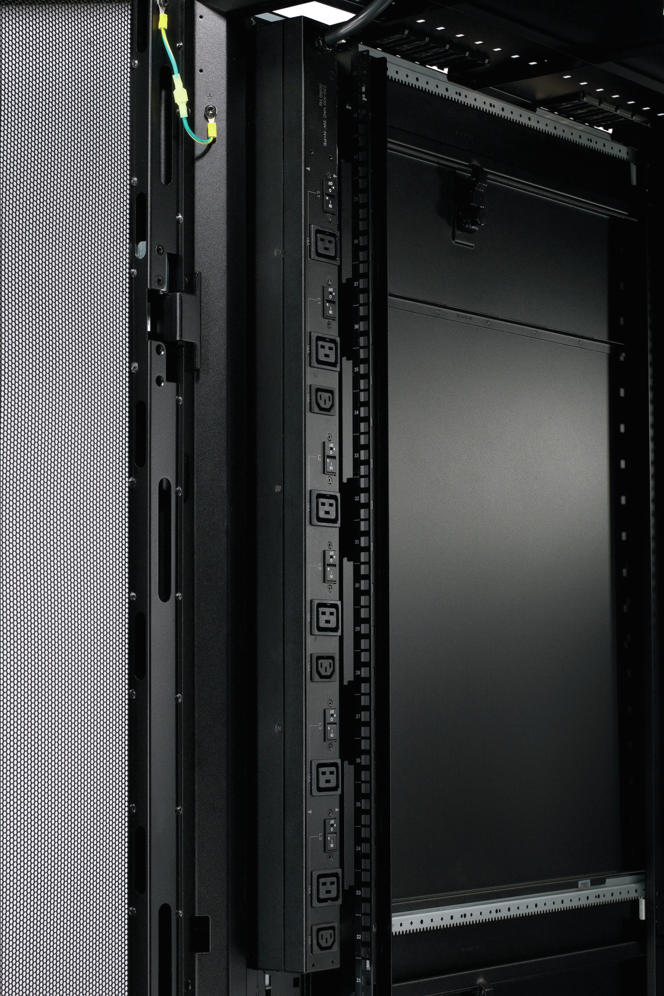 APC Rack PDU Basic Zero U — miniatura 9